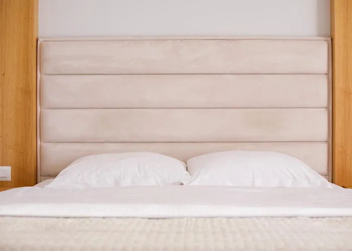 Grint 4* Golem (Tirana)