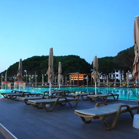 Grint Hotel Golem (Tirana)