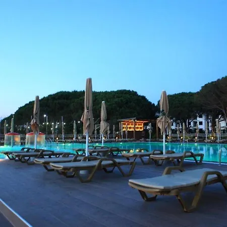 Grint Hotel Golem (Tirana)