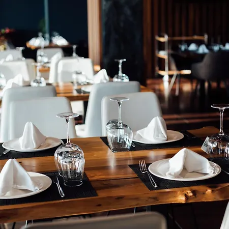 Grint 4* Golem (Tirana)