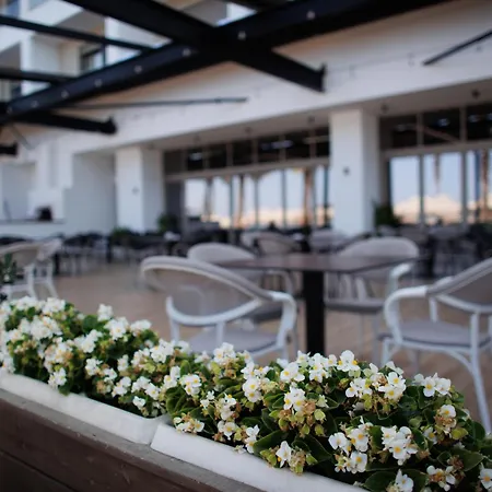 Grint Hotel Golem (Tirana)