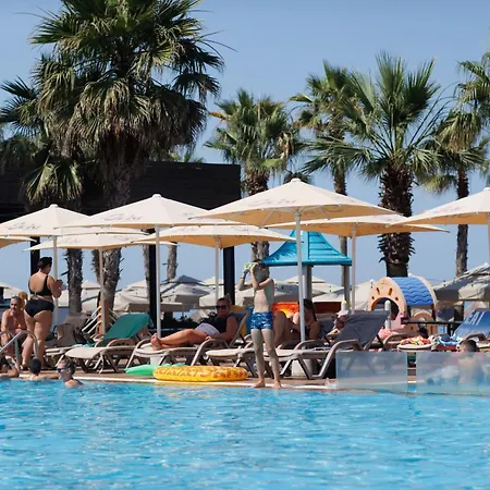 Grint Hotel Golem (Tirana)