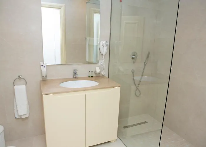 Ξενοδοχείο Grint 4*