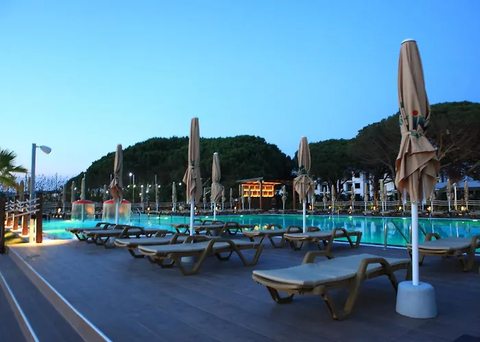 Grint Ξενοδοχείο Golem (Tirana)