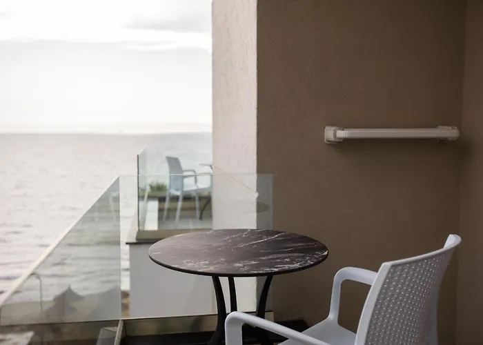 Grint Ξενοδοχείο Golem (Tirana)