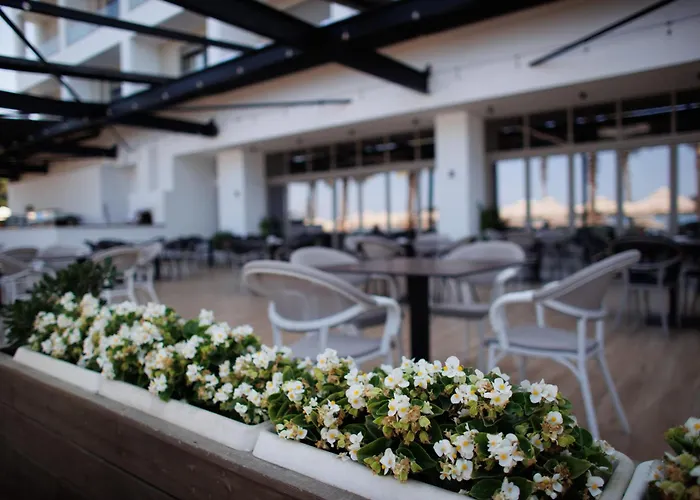 Grint Ξενοδοχείο Golem (Tirana)